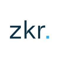zkr.